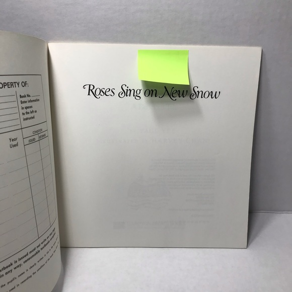 💥$1💥 Roses Sing on New Snow kids book - Picture 4 of 6